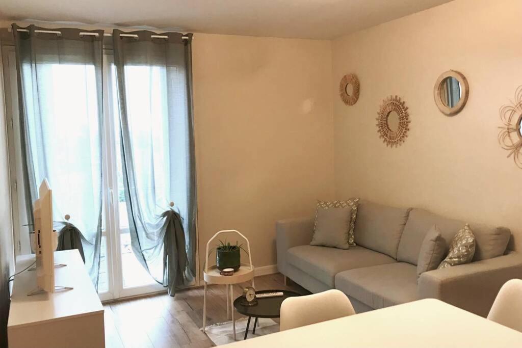Serenidad - Appartement Cosy 50M2 Et Parking Châteauroux Екстериор снимка