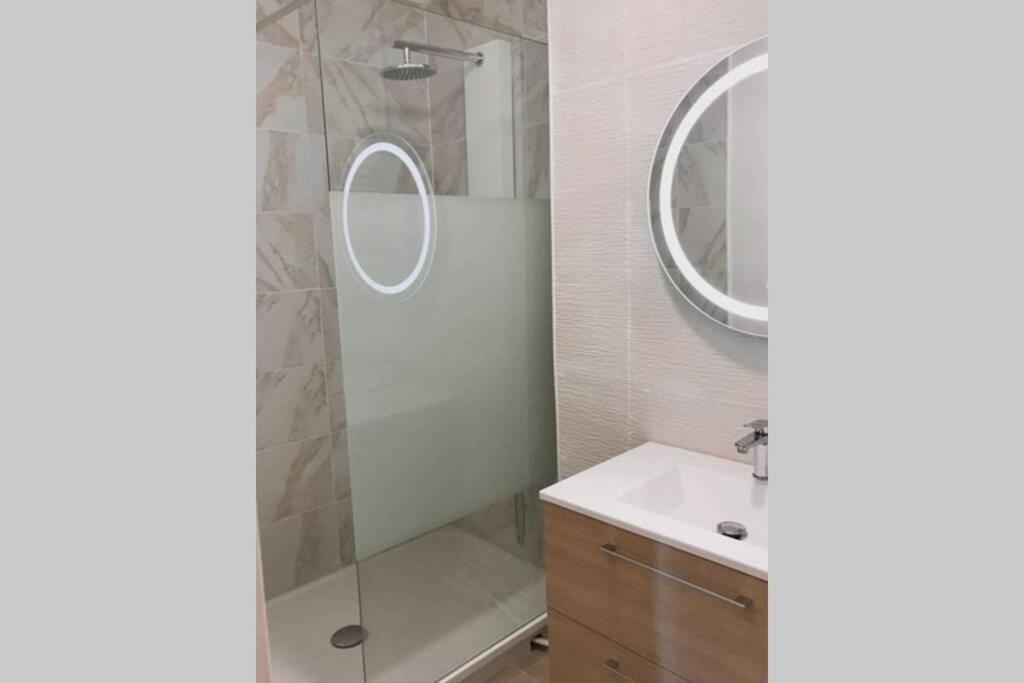 Serenidad - Appartement Cosy 50M2 Et Parking Châteauroux Екстериор снимка